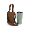 棕色提袋與一支薄荷綠色的大容量冰霸杯並排擺放，清楚呈現其寬大的袋口設計，足以容納各式大型隨行杯。