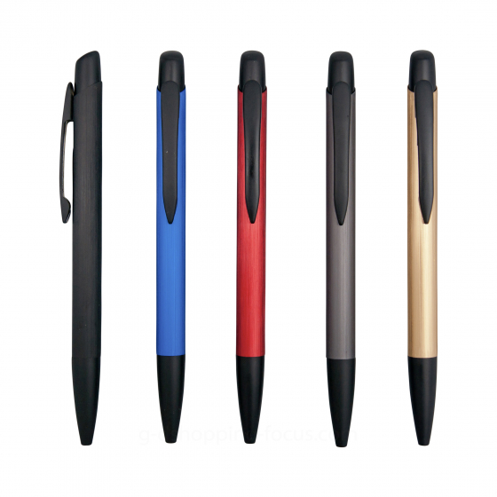 五支具備髮絲紋質感的金屬鋁管原子筆垂直整齊排列，筆桿顏色包含黑色、藍色、紅色、深灰色與金色。每支筆均配有全黑色的按壓鍵、筆頭以及流線型的黑色弧狀筆夾。